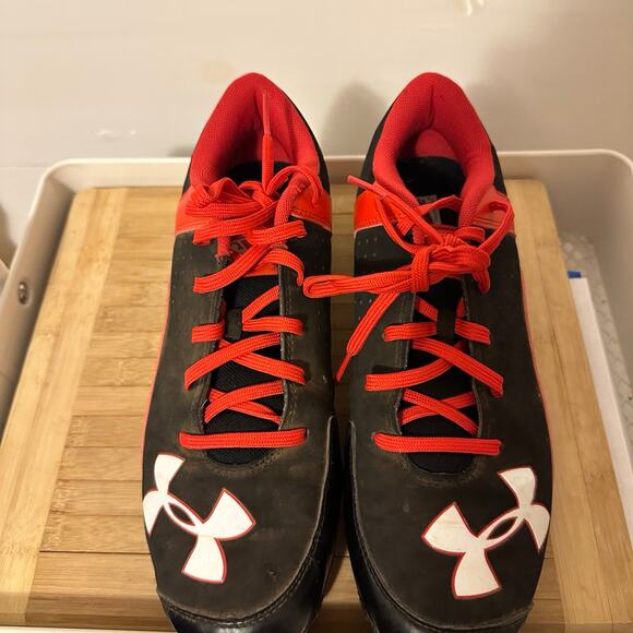 Under Armour low top baseball cleats - Picture 1 of 7